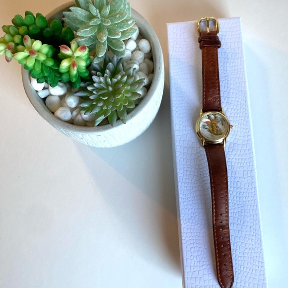 ⚡️Host Pick⚡️Limited Edition Vintage Pooh Snowflake Watch #849 of 1000🌟 - Picture 5 of 16